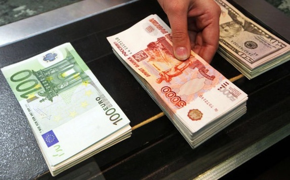 Приплив валюти до Росії впав до нуля