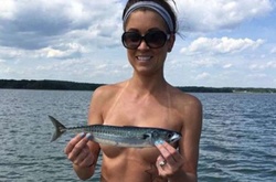 Рыба вместо купальника: необычный тренд штурмует соцсети