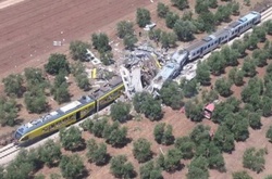 Зіткнення потягів в Італії: українців серед постраждалих немає