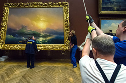 З окупованого Криму в Москву перевезли 38 картин Айвазовського