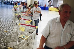 Армія у Венесуелі взяла під контроль поставки продовольства