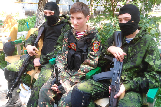У Путіна наказали вантажкам «ЛНР» організувати «військово-патріотичні табори» для дітей