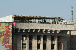 Кличко: Незаконну надбудову на Будинку профспілок демонтують