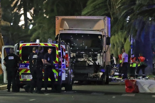 ЗМІ: Водій вантажівки, який вбив людей у Ніцці, раніше був у полі зору поліції 