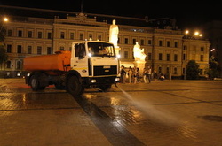 В столиці посилили режим поливу доріг через спеку