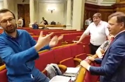 В сесійній залі Ляшко та Лещенко з'ясовували, хто з них скотиняка