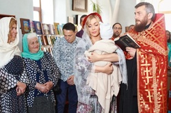 Ирина Билык крестила сына Табриза  и рассказала о муже