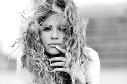 Украинка с редким заболеванием кожи стала звездой Instagram