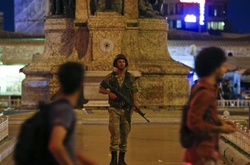 У Стамбулі виявлено 104 учасники військового перевороту