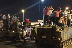 Спроба перевороту в Туреччині: 90 загиблих, більше тисячі поранених