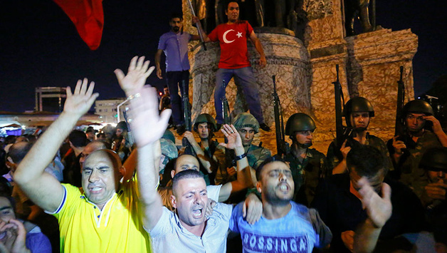 Військовий переворот у Туреччині в фотографіях