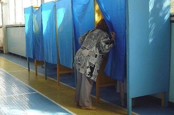 Довибори: На Чернігівщині спостерігачі помітили сумнівних журналістів 