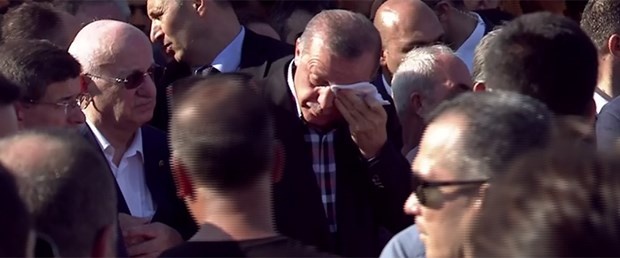 На похороні соратника Ердоган не витримав і заплакав