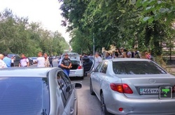 В Алмати невідомий із автомата відкрив стрілянину 