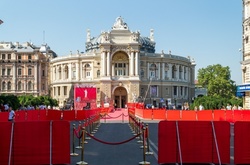 Лучшие наряды с красной дорожки ОМКФ-2016