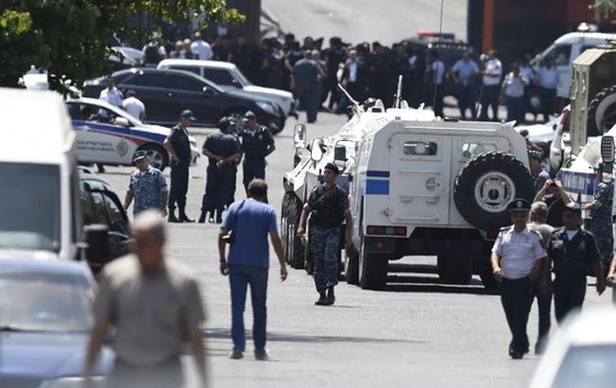 Вірменська влада не збирається виконувати головну вимогу нападників