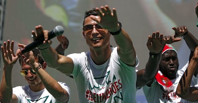 Роналду віддав призові за перемогу на Євро-2016 у фонд боротьби з дитячим раком 
