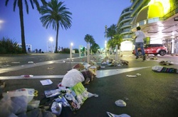 Художница Charlie Hebdo нарисовала карикатуру на тему теракта в Ницце