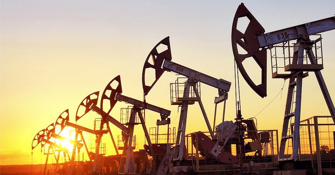 Нафта падає в ціні через побоювання про надлишок пропозиції