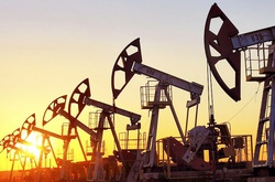 Нафта падає в ціні через побоювання про надлишок пропозиції