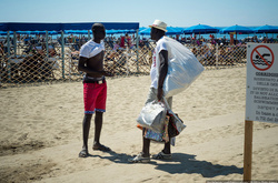 Терористи фінансують свої злочини, продаючи сумки на пляжах - німецькі ЗМІ