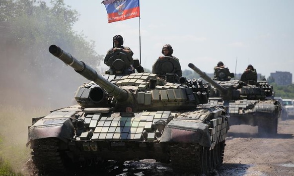 Терористи «ДНР» відправили дві великі колони військової техніки до Донецька