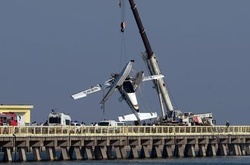 У Шанхаї літак врізався в міст, є жертви