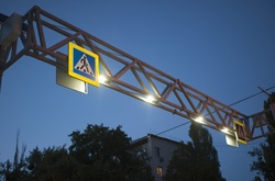 Наземні пішохідні переходи столиці облаштують новим освітленням