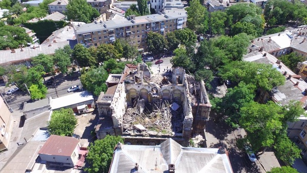 У центрі Одеси обвалився «Масонський дім»: під завалами можуть бути люди