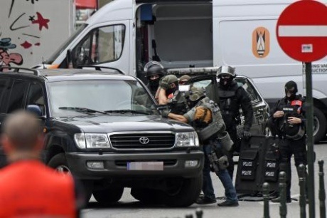 Поліція Брюсселя проводить операцію через підозрілого чоловіка