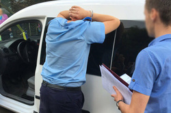 На Львівщині митник і прикордонник організували схему незаконного ввезення автомобілів з країн ЄС