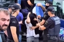 Турецькі військові попросили притулок в Греції