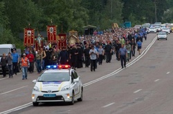 Хресну ходу, яка направляється до Києва, обіцяють зустріти націоналісти