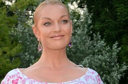 Скандальна Волочкова в окупованому Криму розхвалила Аксьонова (ФОТО)