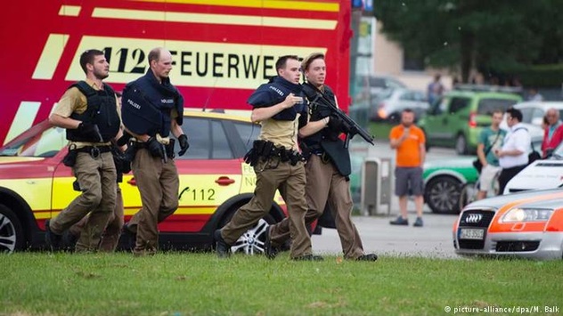 У мережі з'явився відеозапис початку стрільби в Мюнхені