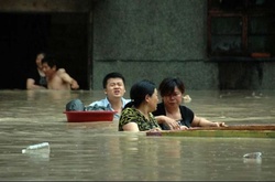 Повінь у Китаї: загинуло 24 особи, мільйони евакуйовані