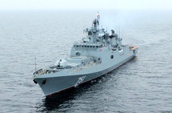 Біля Латвії знову помітили військовий фрегат РФ 