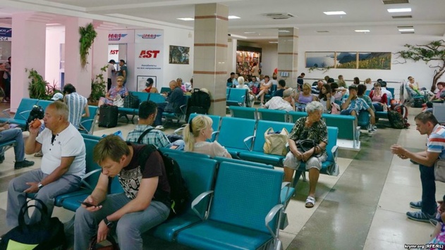 Росія продовжує авіаблокаду окупованого Криму
