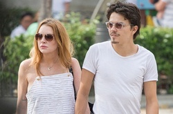 Линдси Лохан обвинила своего жениха в измене и домашнем насилии