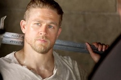 Вышел первый трейлер фильма «Рыцари Круглого стола: Король Артур» с Чарли Ханнэмом