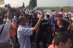 Хресну ходу московської церкви не пустили до Борисполя