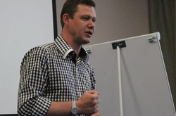 Блокування Аваковим хресного ходу незаконно, - правозахисник 