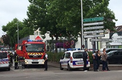 У Франції поліція знешкодила злочинців, які захопили заручників у церкві