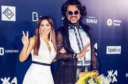 Ани Лорак похвасталась в Instagram выступлением на праздновании 320-летия российского флота