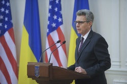 Пайєтт: США цього тижня передадуть Україні безпілотники та прилади нічного бачення