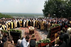 Фінал хресного ходу: молебень московської церкви на Володимирській гірці