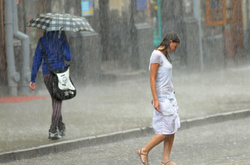 На захід України насувається ураган 