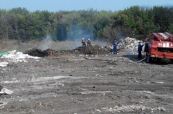 У Київській області загорілося сміттєзвалище, є загроза зсуву