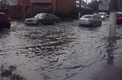 Центр Житомира затопила сильна злива