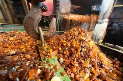 Харків'янин намагався ввезти в Україну з РФ 17 кг бурштину